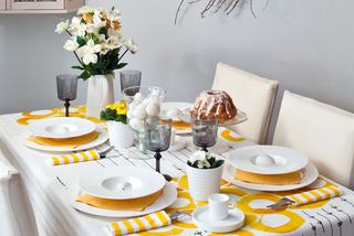 Żółty stół wielkanocny