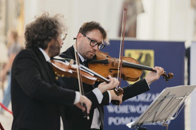 Koncert ku pamięci Pawła Adamowicza. Niezapomniany duet w Bazylice Mariackiej 