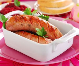 Biała kiełbasa w roli głównej – 11 przepisów, które zachwycą rodzinę i gości