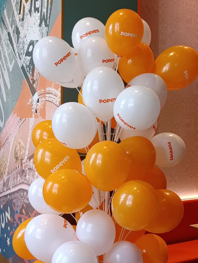 Popeyes na Dworcu Głównym we Wrocławiu otwarty! Spora kolejka, muzyka na żywo i darmowy kurczak