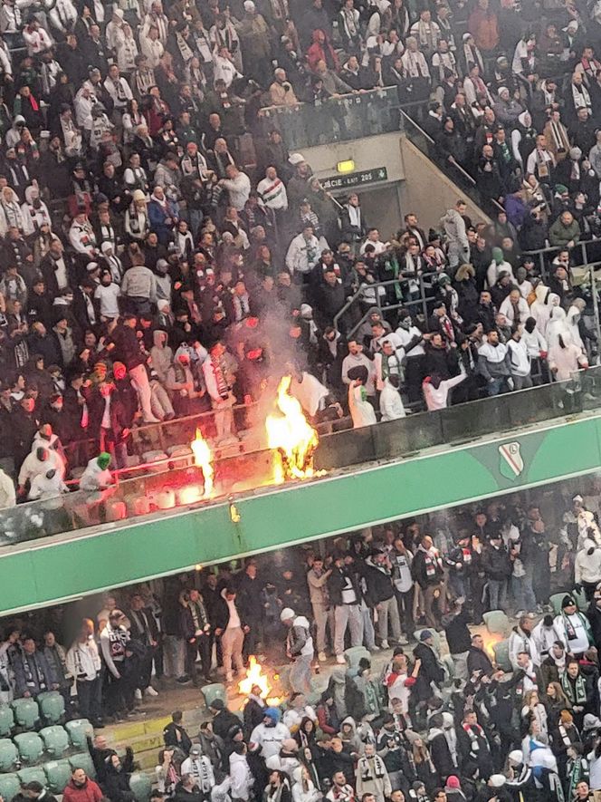 Kibice Legii podpalili sobie stadion 