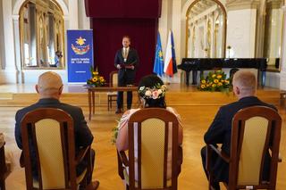 Prezydent Tarnowa udzielił ślubu. Anna i Mariusz powiedzieli sobie „tak” w Sali Lustrzanej