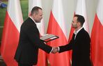 Prezydent RP Karol Nawrocki oraz indywidualny i drużynowy mistrz świata na żużlu Bartosz Zmarzlik