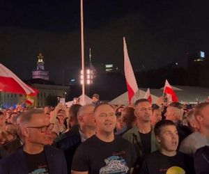 Karol Nawrocki śpiewa (nie)zakazane piosenki