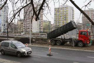 Trwają prace na placu Niepodległości w Toruniu. Wiemy, kiedy się zakończą