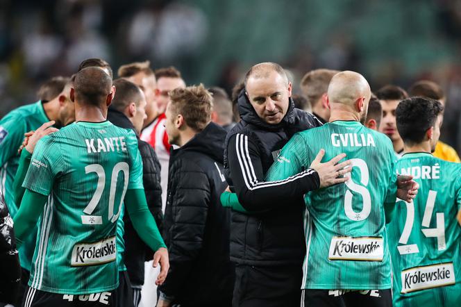 Legia gotowa na epidemię koronawirusa!  Nie będzie przybijania piątek z fanami