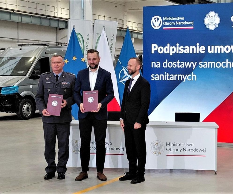 Umowa AMZ Kutno - Ambulansy wielonoszowe 4x4