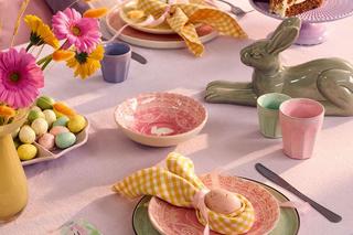 Stół wielkanocny - dekoracje