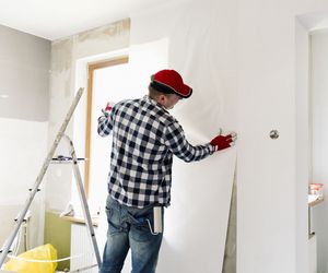 Tapetowanie ścian. Jak samodzielnie przykleić tapetę?