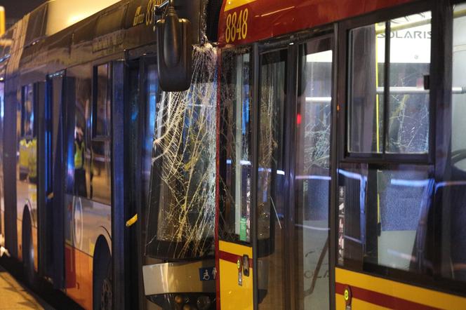 Zderzenie dwóch autobusów miejskich w Warszawie