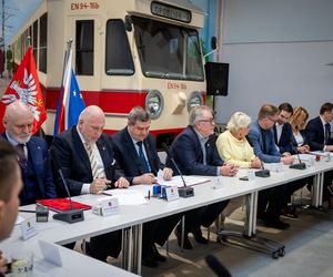 Rowerem wzdłuż torów WKD