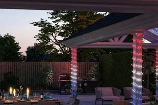 Letnie wieczory lepiej smakują rozświetlone! Sposoby, jak zamienić ogród w prawdziwy koncert barw i kolorów