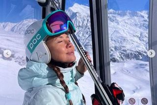 Kinga Rusin jeszcze niedawno była cała połamana, a dziś szaleje na stoku.