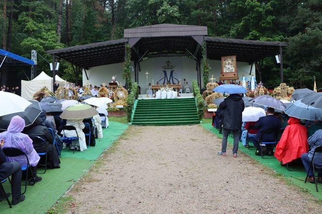 Odpust w Gietrzwałdzie. Do słynącej z Objawień Maryjnych miejscowości przyjechały tłumy