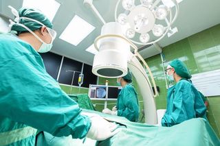  Szpitale w całym kraju przekładają operacje na przyszły rok