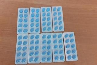 Pseudoleki przechwycone przez służby celne