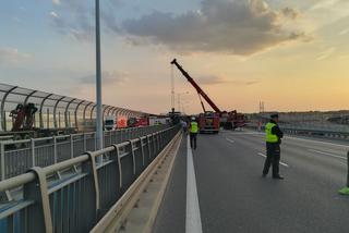 Wypadek ciężarówki ze zbożem na Autostradowej Obwodnicy Wrocławia