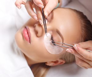 Sztuczne rzęsy - rodzaje. Jak wybrać metodę przedłużania rzęs?