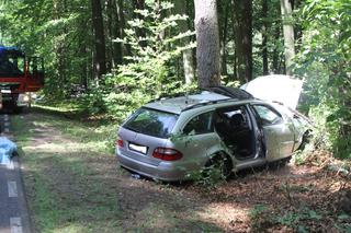 Koszmarny wypadek w powiecie kołobrzeskim. Nie żyje jedna osoba, troje dzieci w szpitalu