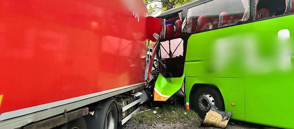 Wypadek autobusu z Warszawy do Odessy. Trzy osoby nie żyją, jest wielu rannych