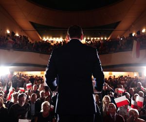 Nawrocki ręczył za neonazistę, ale wypiera się bliższych relacji z nim? Szokujące doniesienia 