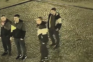 Gdańsk: Policja szuka sprawców pobicia. Poznajesz tych mężczyzn? [WIDEO, ZDJĘCIA]