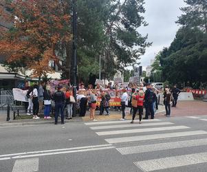 Manifestacja rodziców dzieci cierpiących na SMA