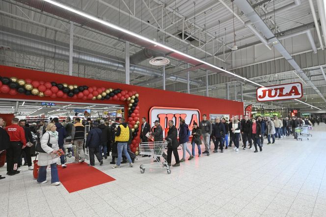 Wielkie otwarcie sklepu szwedzkiego giganta w Warszawie. Były gigantyczne promocje i długie kolejki