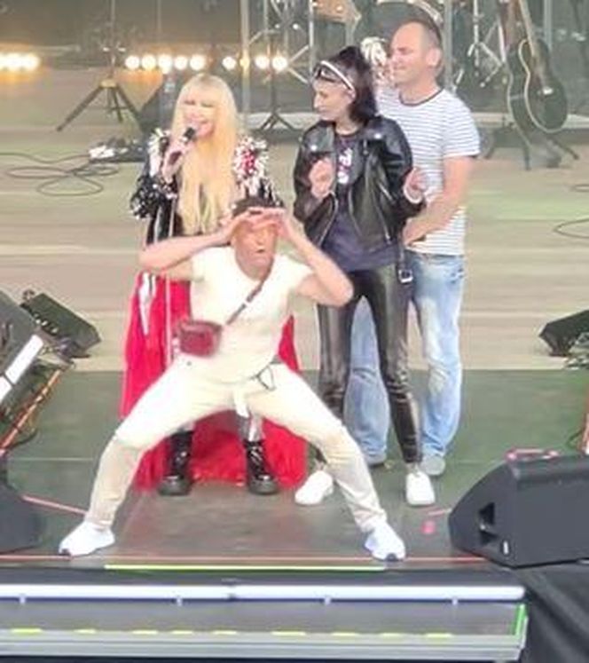 Facet wtargnął na scenę podczas koncertu Maryli Rodowicz. Ochroniarz nie zdążył