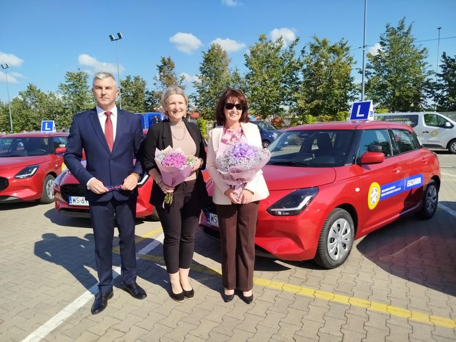 Siedlecki WORD wymienił starą flotę pojazdów egzaminacyjnych na nowe samochody marki Suzuki Swift