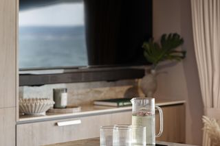 Beżowe wnętrze na jachcie