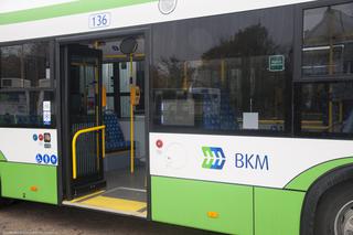 Pasażerowie gotują się w autobusach. BKM informuje: powyżej 25 stopni kierowcy muszą włączać klimatyzację!