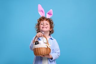Koszyczek wielkanocny dla dzieci: Co włożyć, by tradycji stało się zadość?