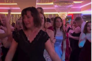 Nauczycielka podbiła parkiet na studniówce Zespołu Szkół Ekonomicznych w Wodzisławiu Śląskim