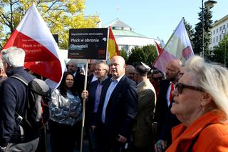 Warszawa. Samorządowcy protestowali w sprawie wysokich cen energii. „Jeśli sobie nie radzicie, oddajcie władzę!”