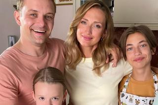 Barwy szczęścia nowy sezon na planie. Marysia (Nina Szumowska),Hubert (Marek Molak), Asia (Anna Gzyra), Emil (Artem Malaszczuk)