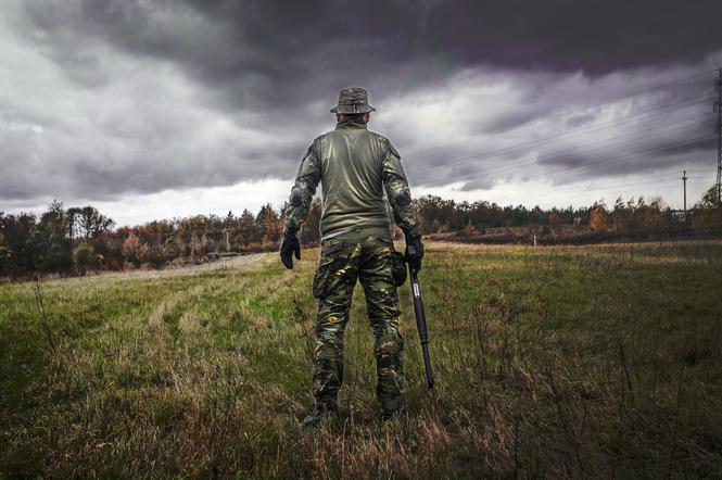 W czwartek policja zatrzymała mężczyznę, który pod Poznaniem miał własny arsenał broni. Do zdarzenia doszło w czwartek.