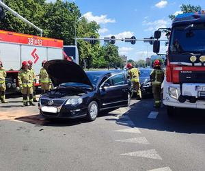 Zderzenie trzech aut na Al. Jana Pawła II w Lesznie 