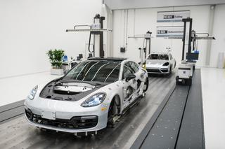 Nowoczesne Porsche Panamera z fabryki w Lipsku