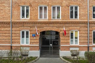 To najstarsze osiedle w Warszawie. Aby żyć jak w bajce panowały tu dziwne zasady