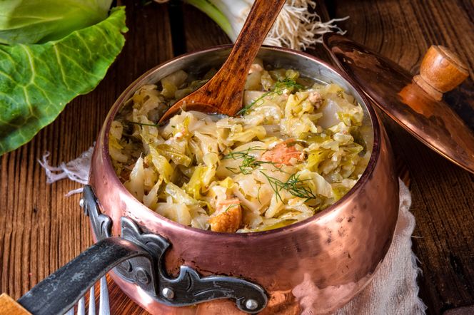 Młoda kapusta zasmażana - dodatek do obiadu