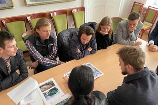 Spotkanie w ratuszu w sprawie skateparku 