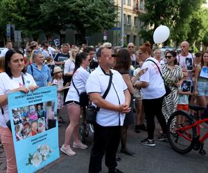 Pan Artur płakał w tracie białego marszu w Częstochowie. Kamilek śni mi się po nocach