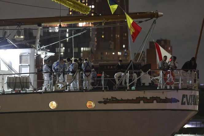 Tragiczny wypadek meksykańskiego żaglowca Cuauhtémoc w Nowym Jorku. Dwóch marynarzy nie żyje, 22 zostało rannych
