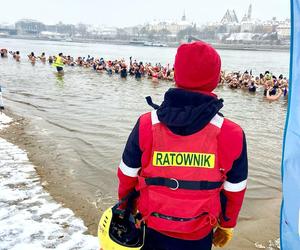 Warszawa morsuje! Gdzie i jak wchodzić do lodowatej wody? 