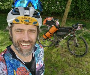 Kamil Lemieszewski: Znany aktor pedałował w majówkę ponad 300 km, żeby pomóc dzieciakom!