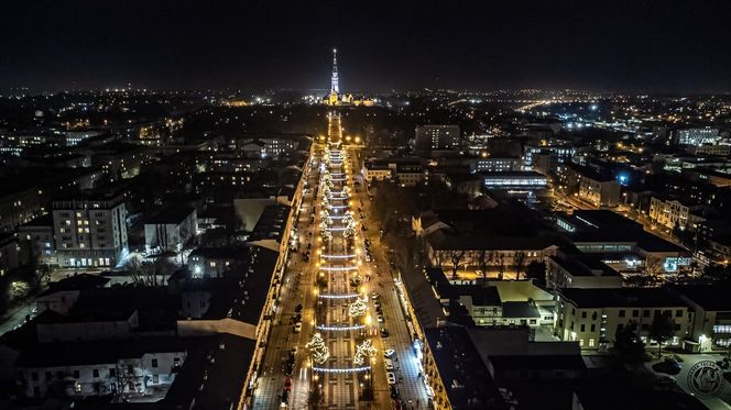 Świąteczne iluminacje w Częstochowie gotowe na jarmark bożonarodzeniowy