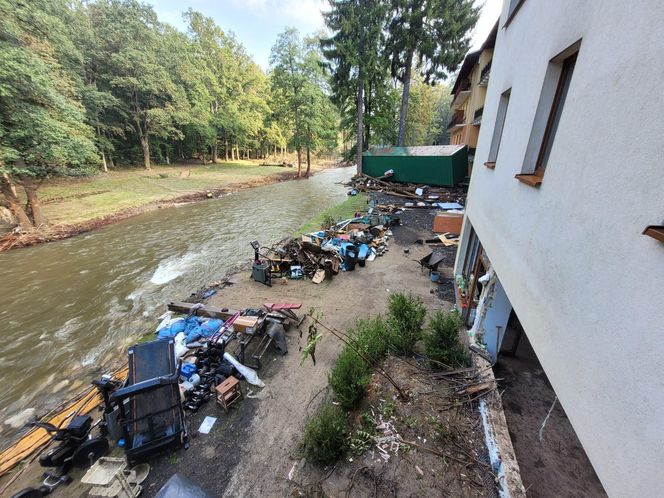 Hotel Mir - Jan w Lądku po powodzi