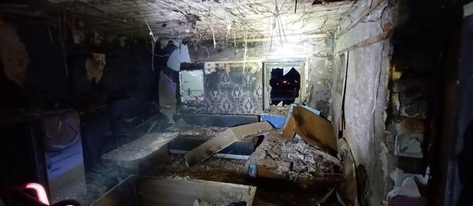 Potężny pożar domu w Kończewicach pod Toruniem. Ruszyła zbiórka dla rodziny pani Lidii
