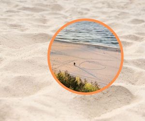 Szok! Para narysowała to na plaży nad Bałtykiem. Film szybko stał się viralem